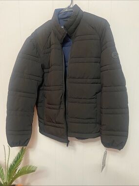 NWT Michael Kors Black Quilted Puffer Jacket with Navy lining. Size Medium